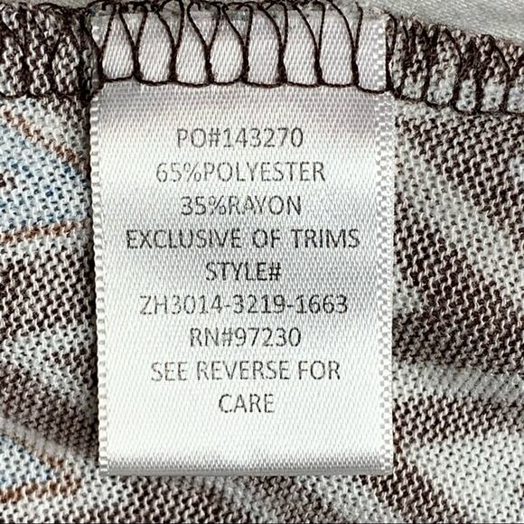 Almost Famous Crochet on Back 3/4 Sleeve Size S - Picture 8 of 8